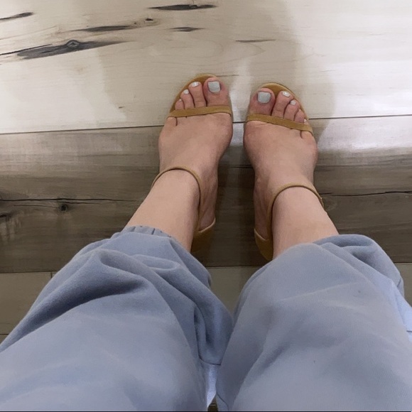 Stuart Weitzman Pumps - Picture 6 of 7